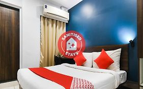 Oyo 77003 Hotel Shine